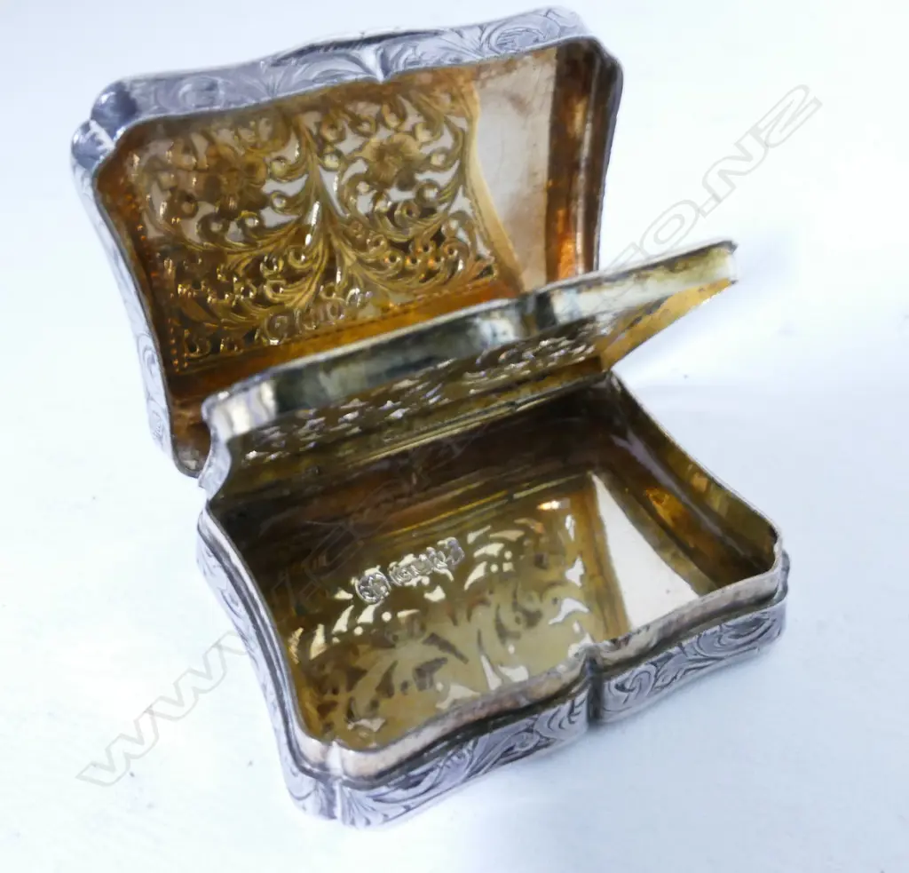 A Victorian silver vinaigrette Image 1++