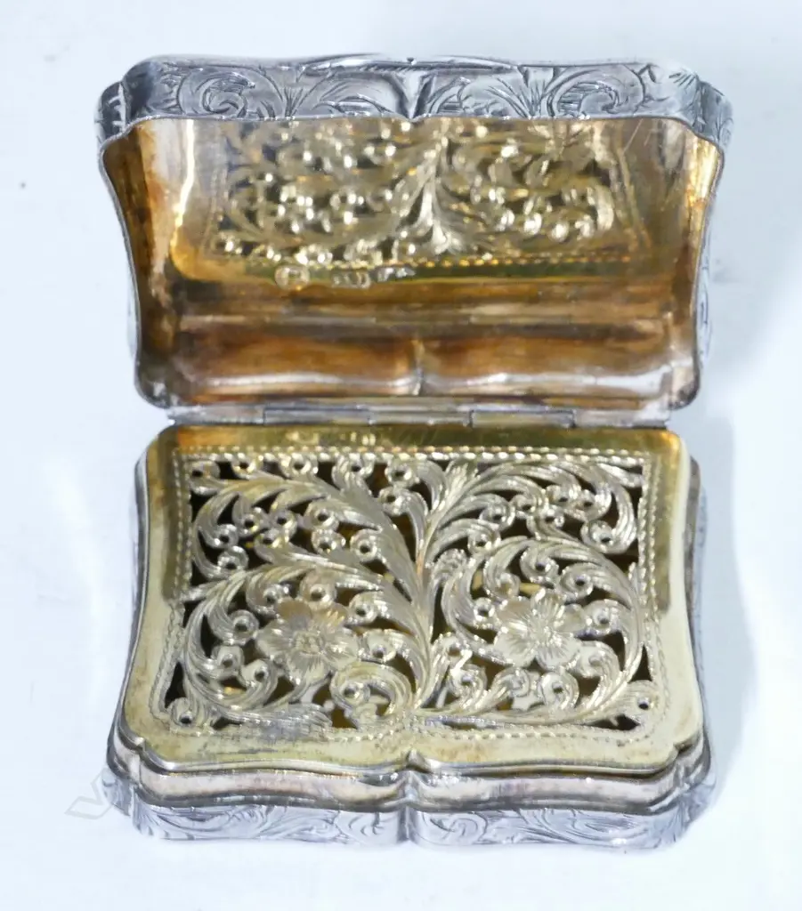 A Victorian silver vinaigrette Image 1++