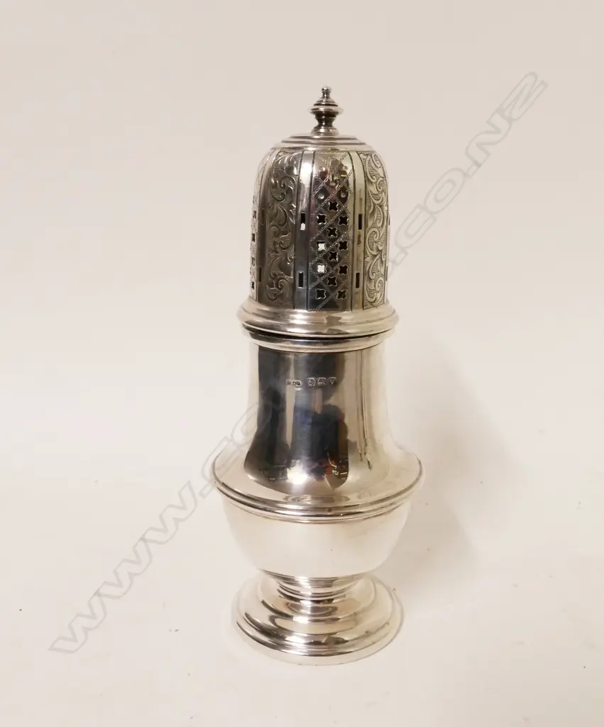 A George VI silver caster Image 1++