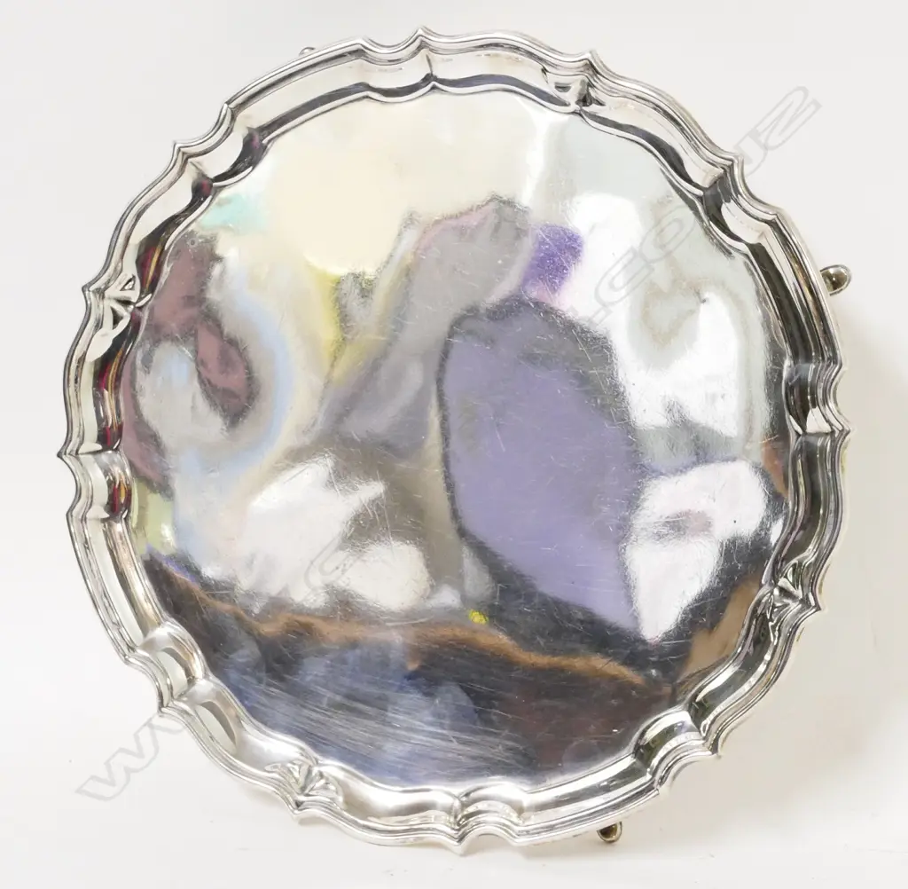 A silver salver Image 1++