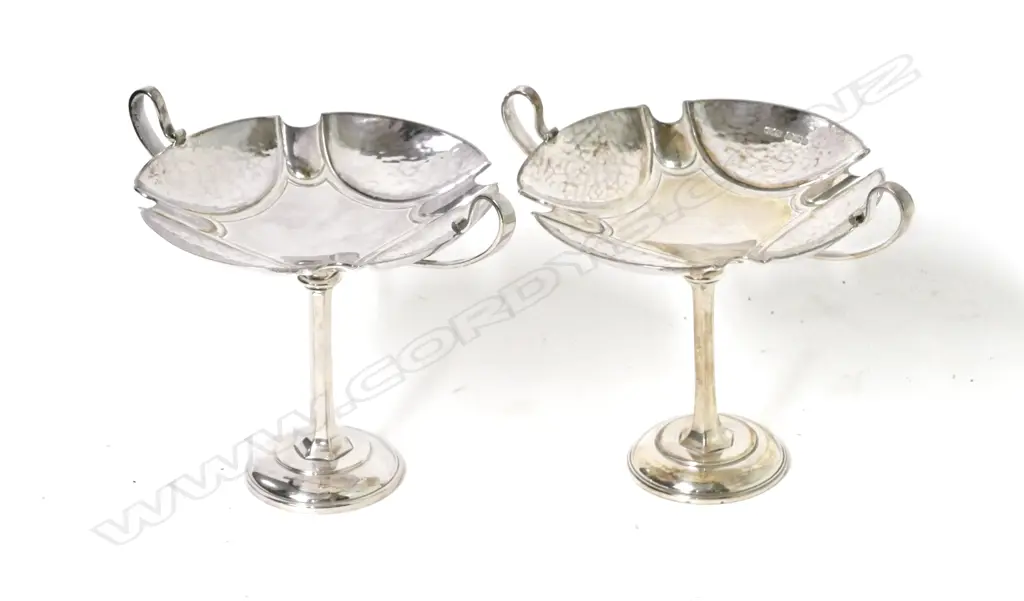 A pair of small fine quality Edwardian period two-handled silver tazzas Image 1++