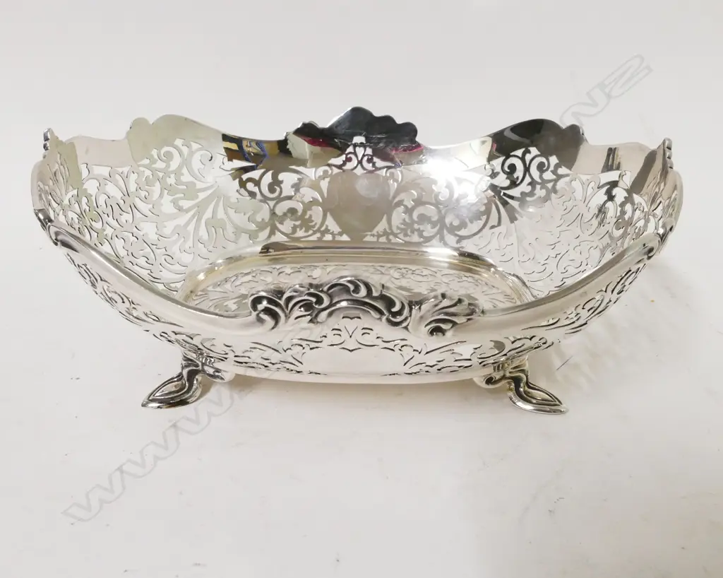 A good silver basket Image 1++