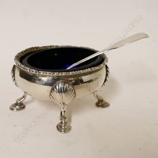 A George III silver salt cellar
