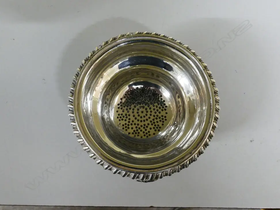 A George III silver wine funnel Image 1++