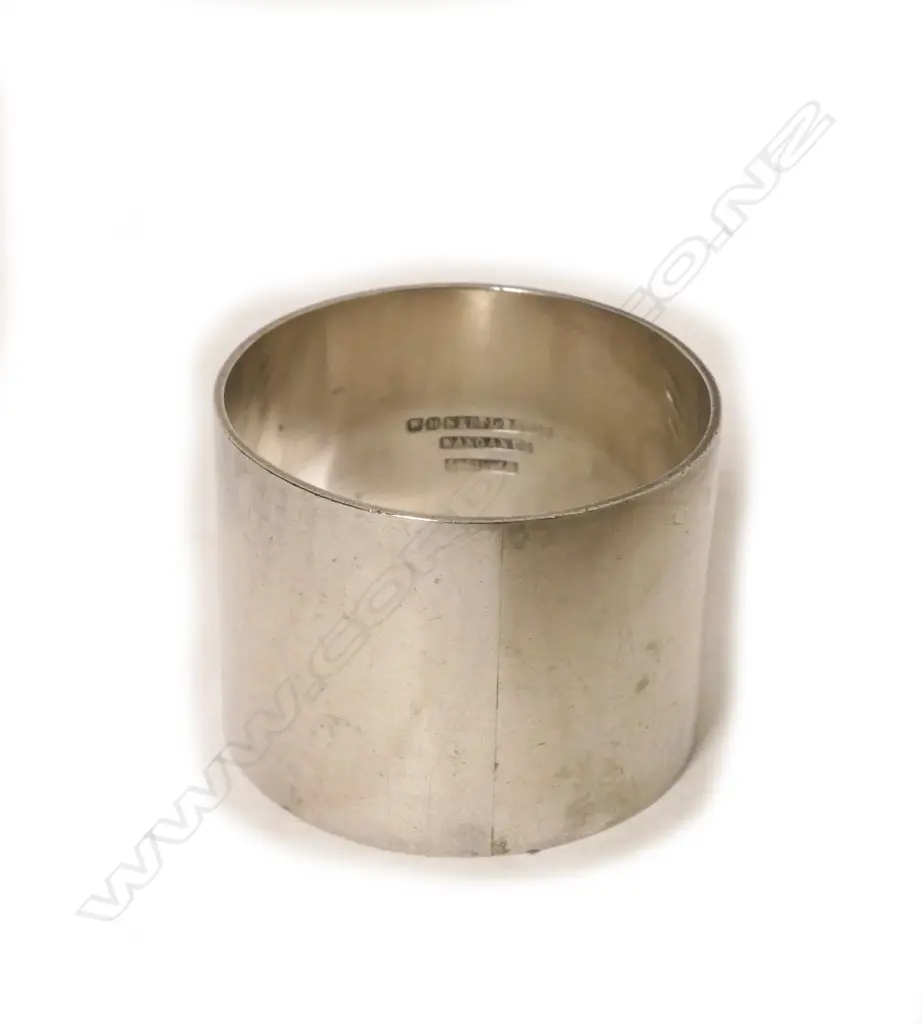 A N.Z. silver napkin ring Image 1++