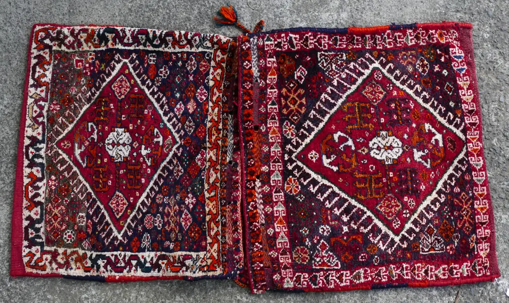 TRI03/08 QASHQAI CUSHION SADDLEBAG Image 1++