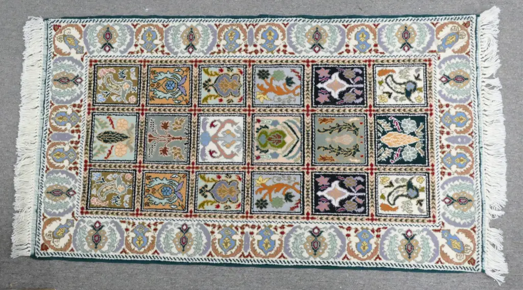 A small modern Moroccan rug Image 1++