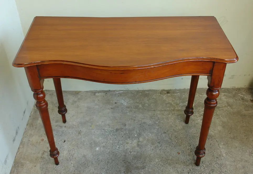 A N.Z. colonial kauri side table Image 1++