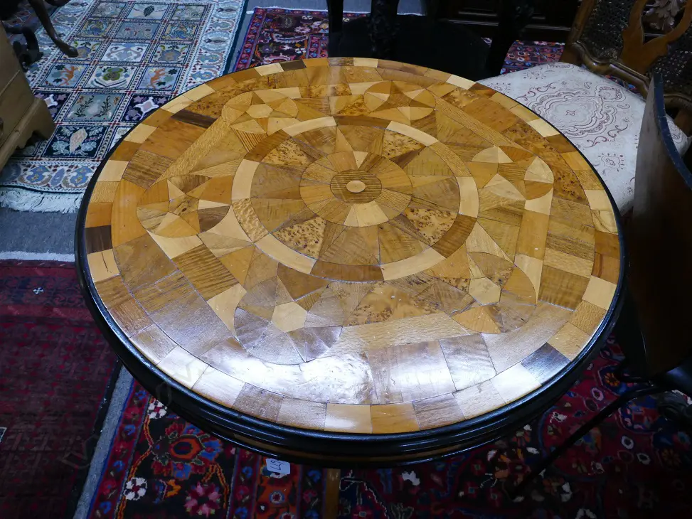 A quality N.Z. colonial specimen inlaid pedestal table Image 1++