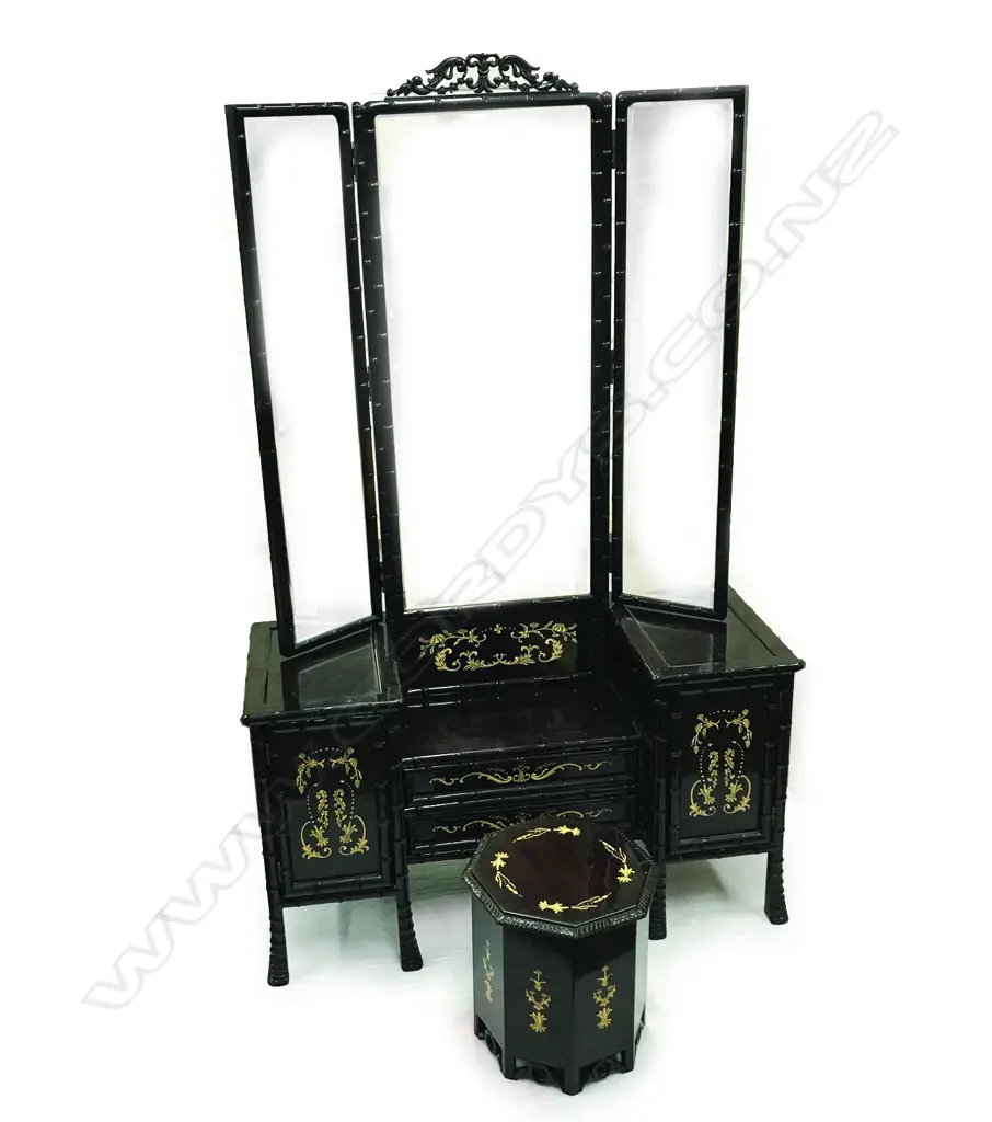 An unusual Chinese rosewood dressing table Image 1++