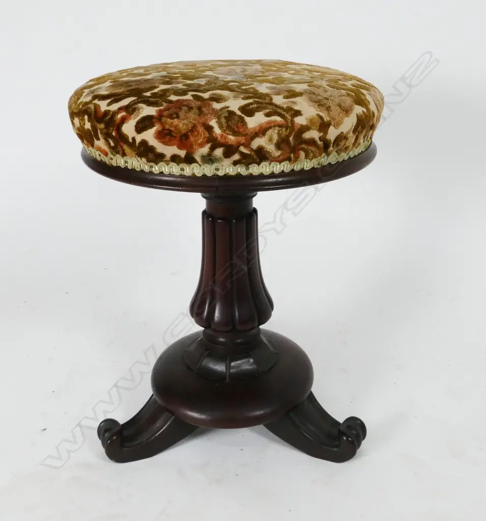 A William IV rosewood revolving piano stool Image 1++
