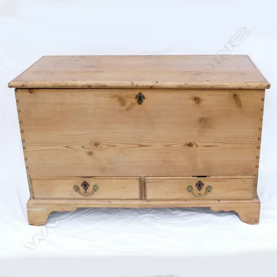 A Victorian pine country mule chest