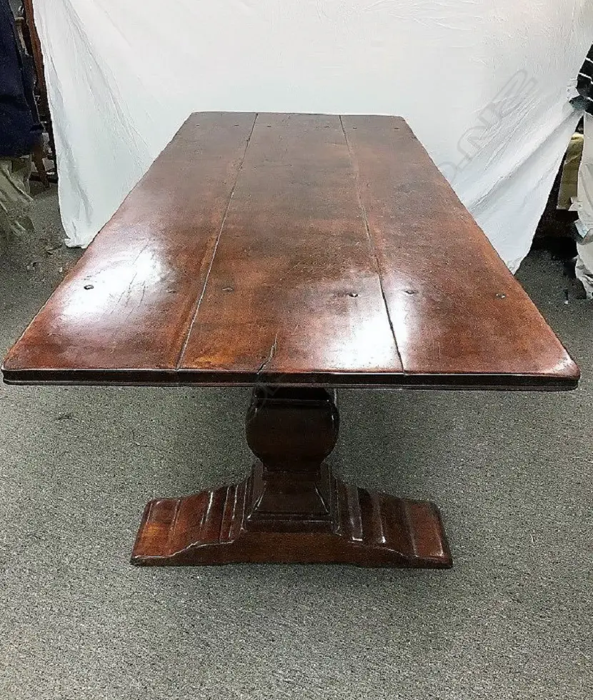A good quality walnut refectory table Image 1++