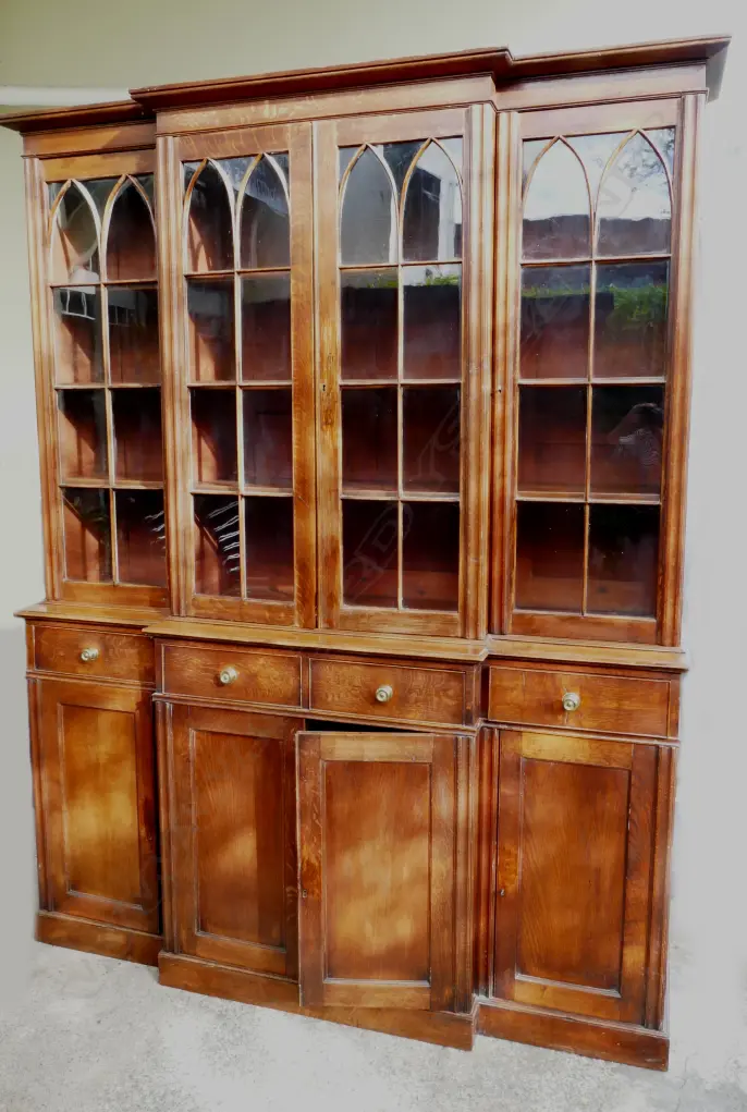 A good quality English oak breakfront bookcase cabinet of Georgian country style Image 1++