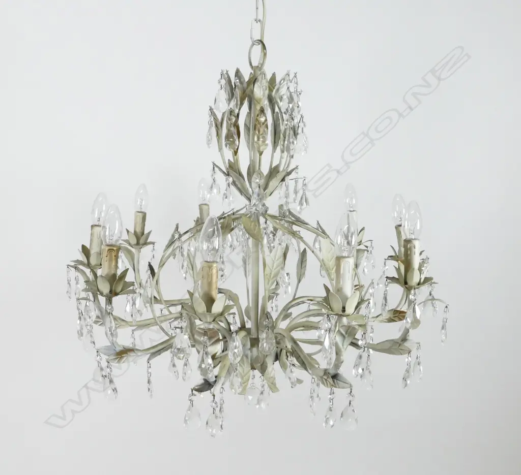 A French style country chandelier Image 1++