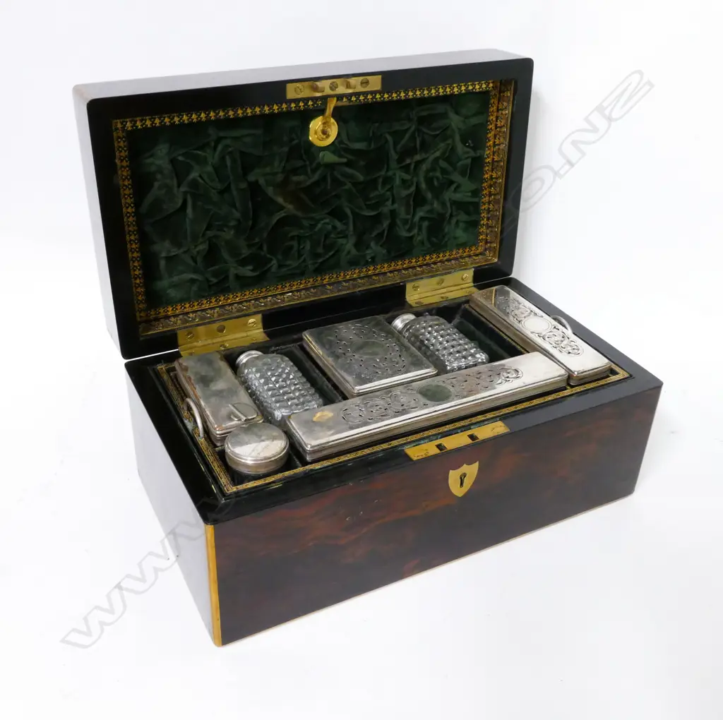 A Victorian coromandel wood vanity case Image 1++