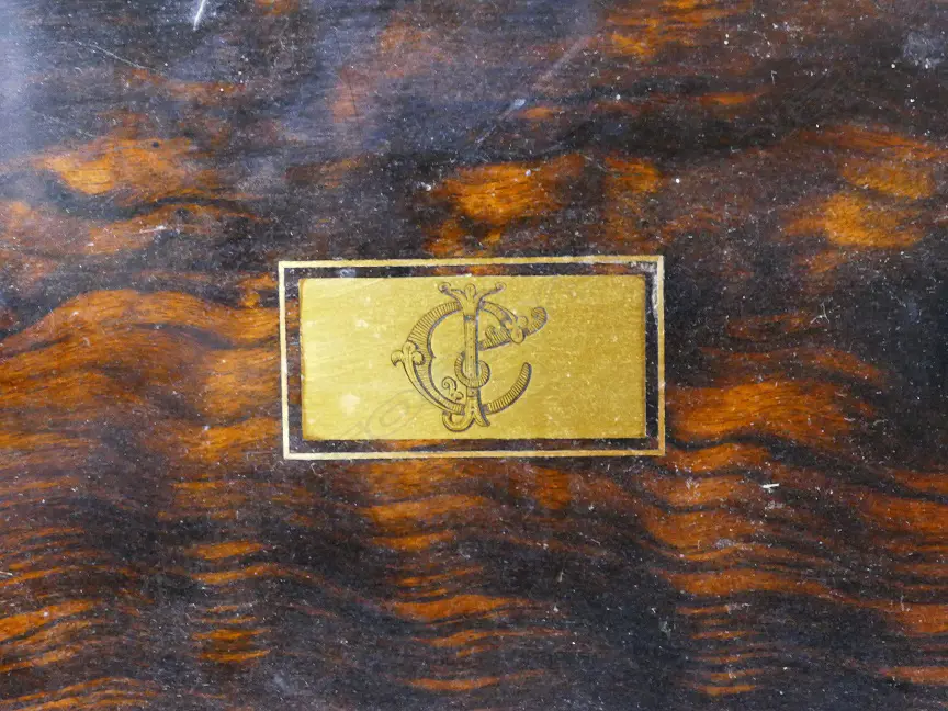 A Victorian coromandel wood vanity case Image 1++