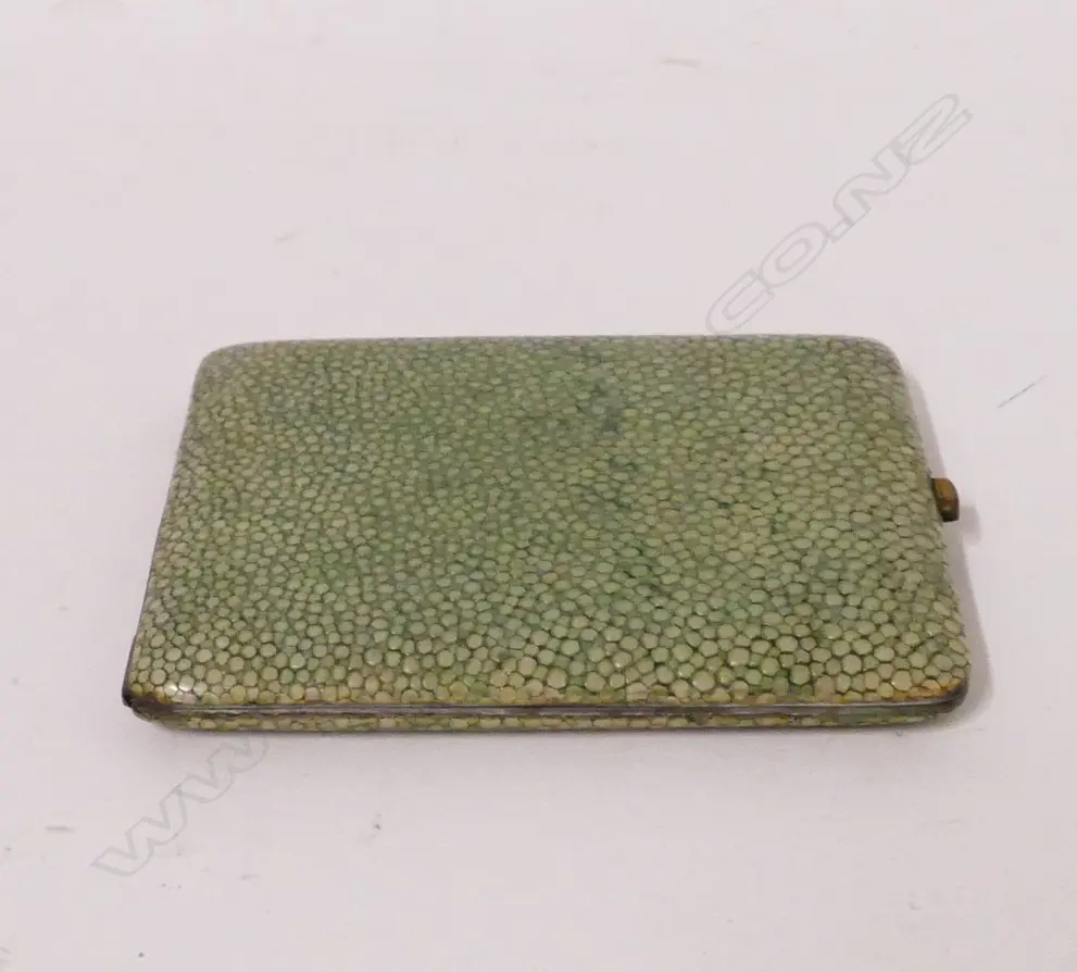 A 1920s shagreen cigarette case Image 1++