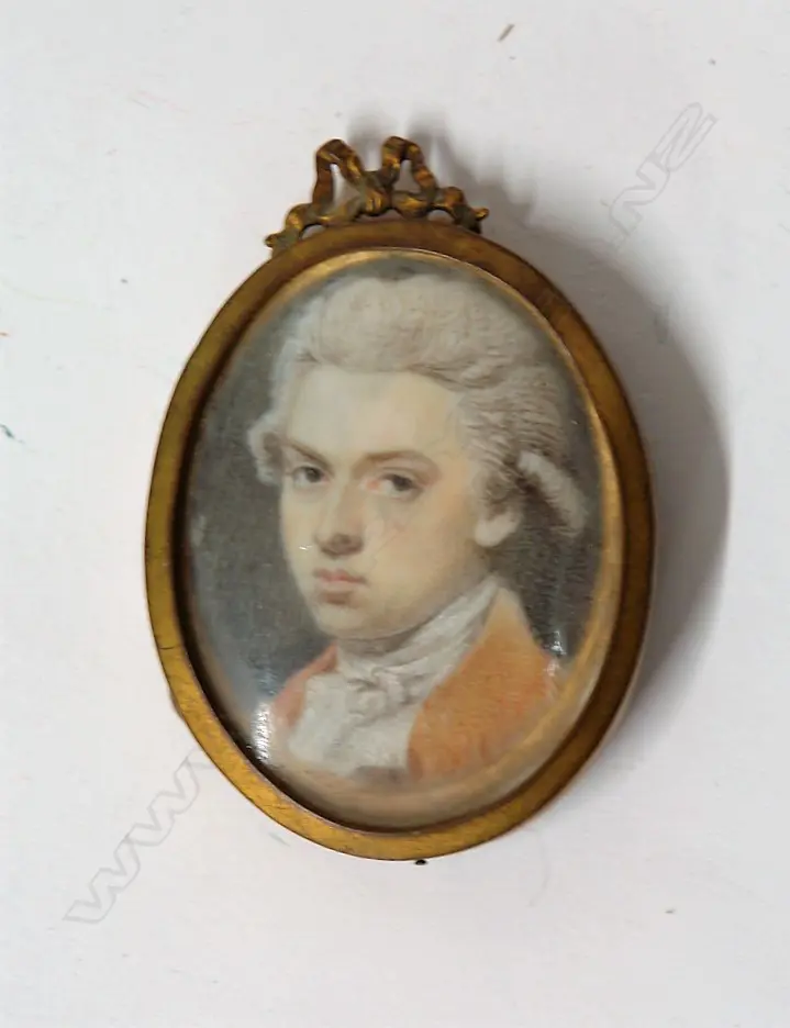 A 19thC portrait miniature of a gent Image 1++