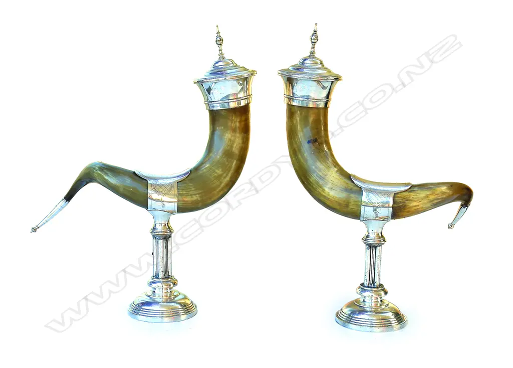 A pair of impressive  large ornamental drinking horns Image 1++