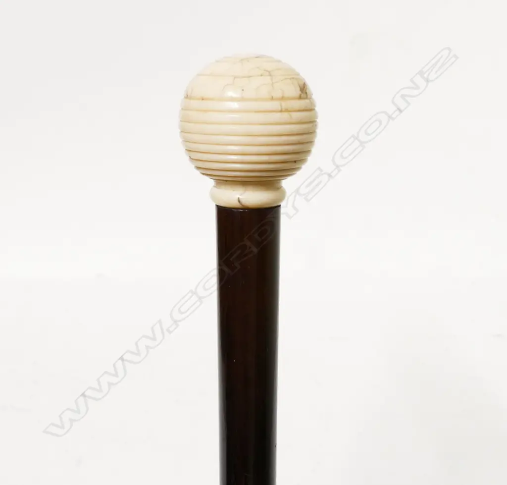 A 19thC ebonised rosewood walking stick Image 1++