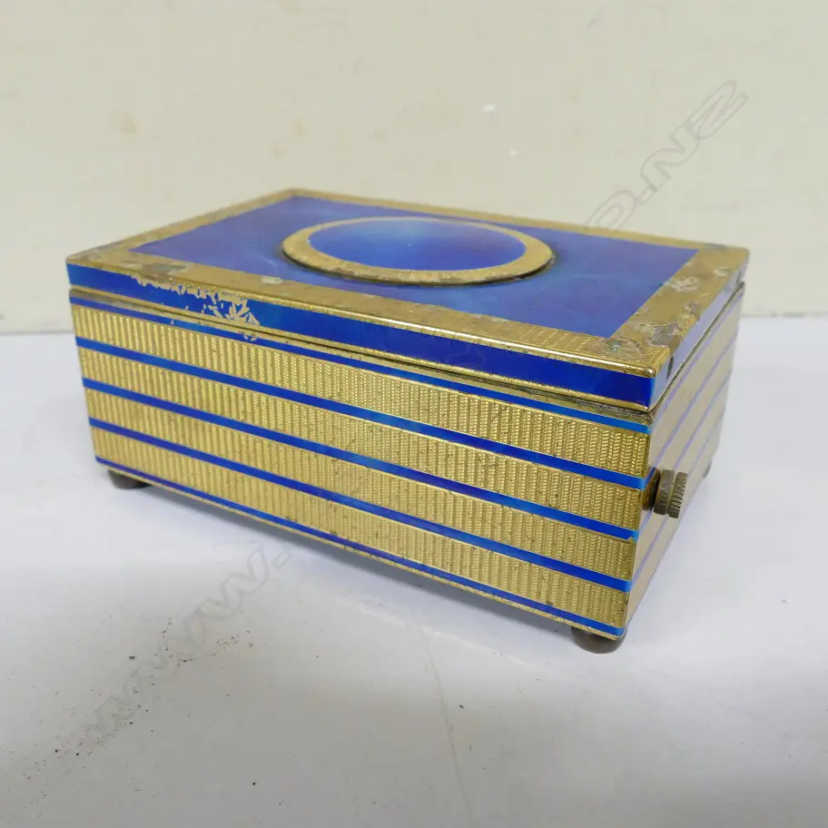 A c.1920 gilt metal and blue enamelled singing bird box Image 1++