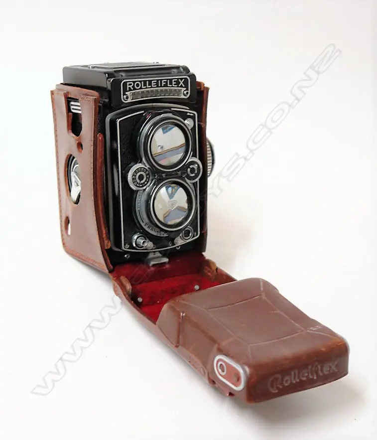 A vintage Rolleiflex camera Image 1++