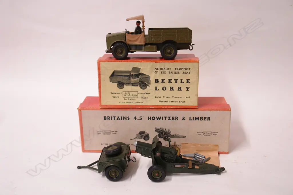 Two vintage Britains boxed toys Image 1++