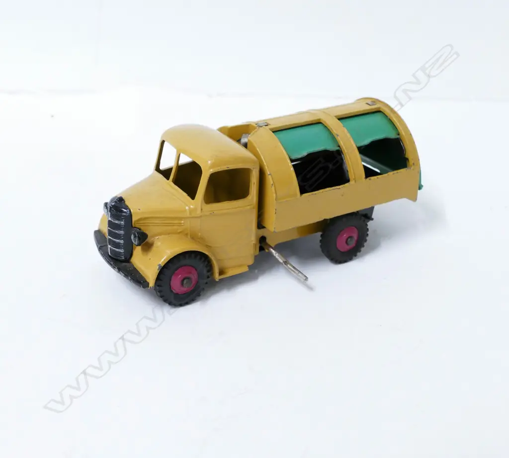A very good boxed Dinky Refuse Wagon #252 Image 1++
