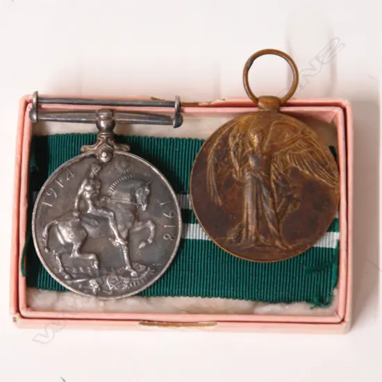 A WWI standard pair of medals