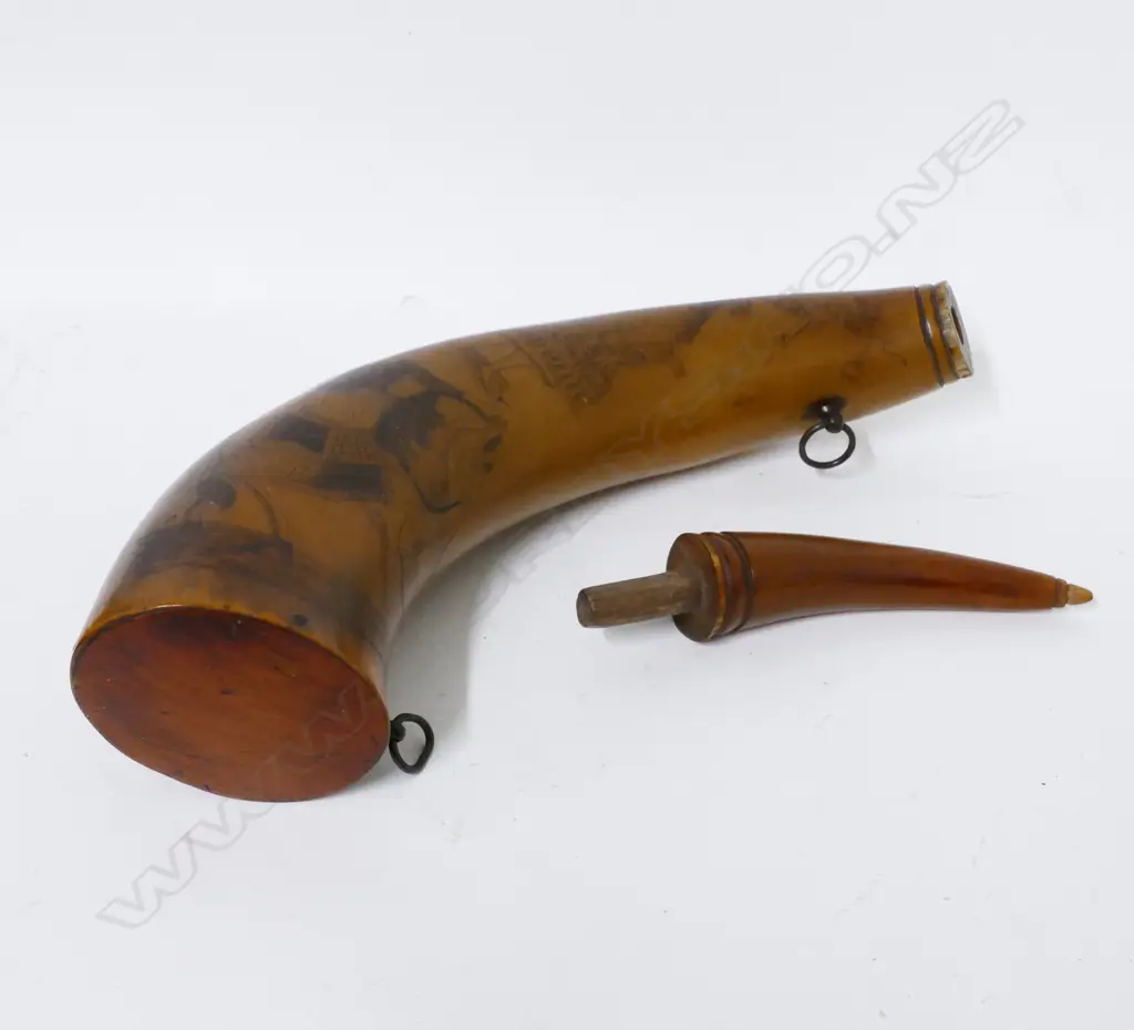 A 19thC scrimshaw powder horn Image 1++