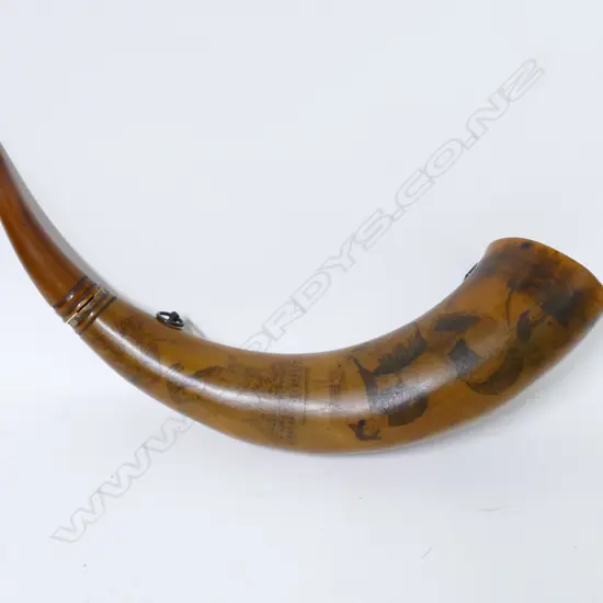 A 19thC scrimshaw powder horn