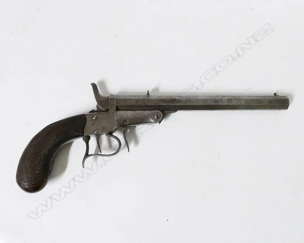 A single shot centre-fire Victorian gallery pistol Image 1++