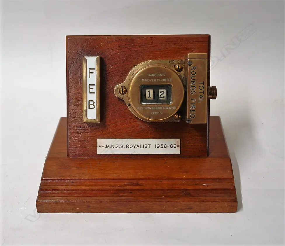 A mid-20thC Folk Art calendar Image 1++