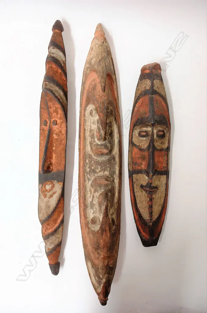 Three old Papua New Guinea mask type carvings Image 1++