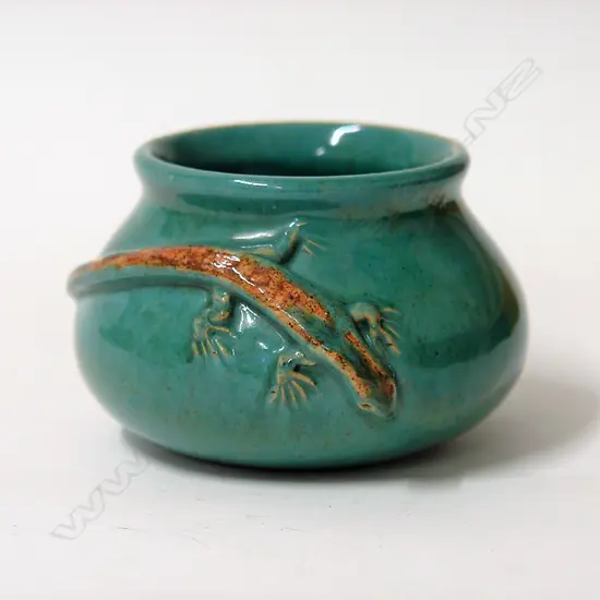 Olive Jones small vase with sculpted lizard