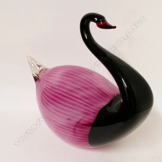An impressive large Murano glass swan