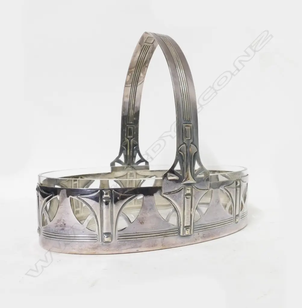 A stylish WMF silver plated oval table dish Image 1++
