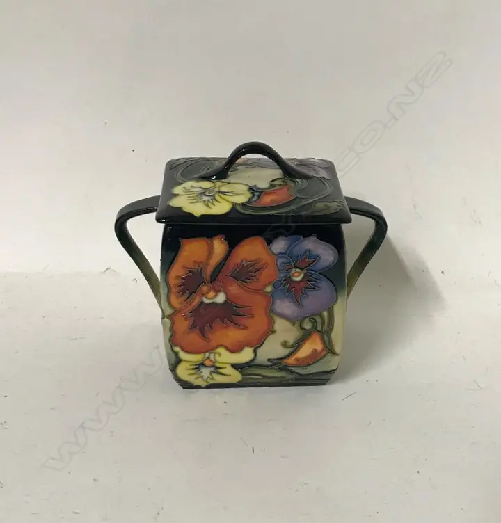 A Moorcroft tangerine candy biscuit barrel Image 1++