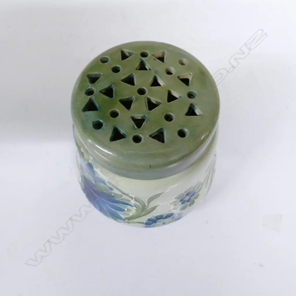 A rare Moorcroft McIntyre 'Cornflower' potpourri jar Image 1++
