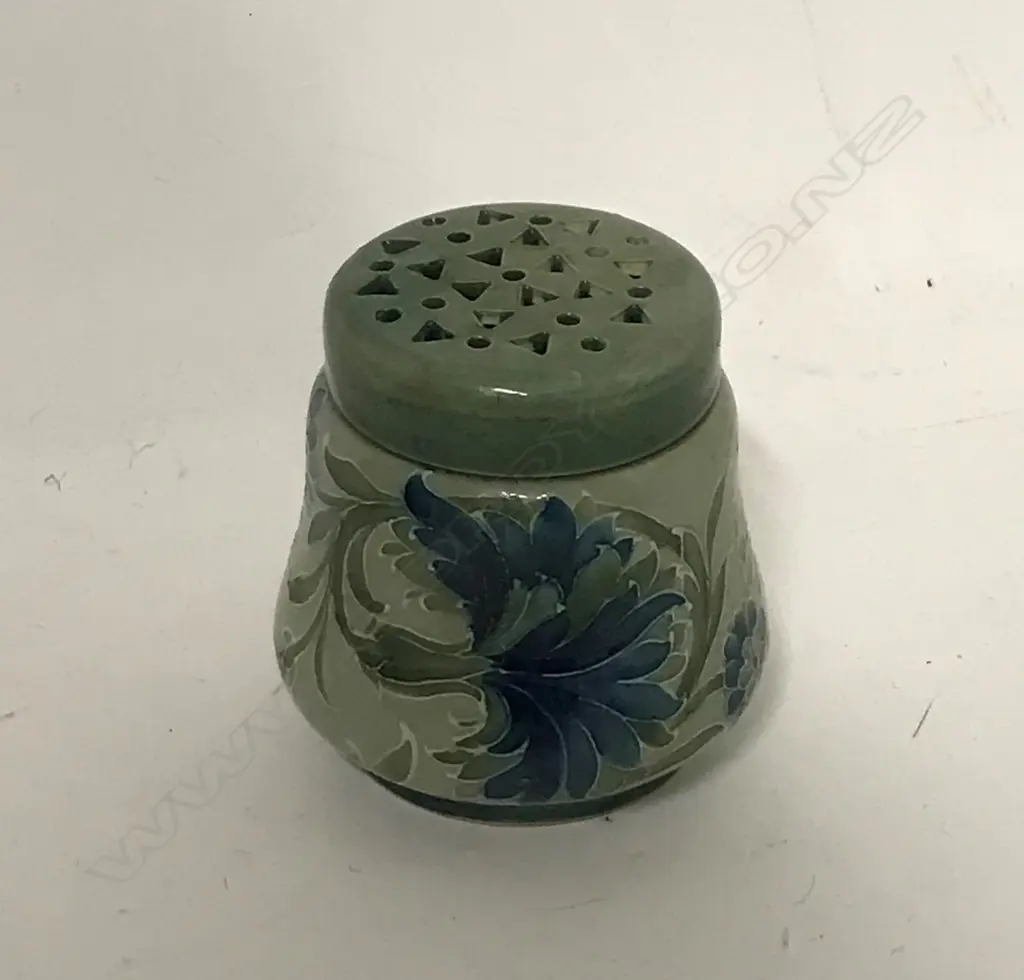 A rare Moorcroft McIntyre 'Cornflower' potpourri jar Image 1++
