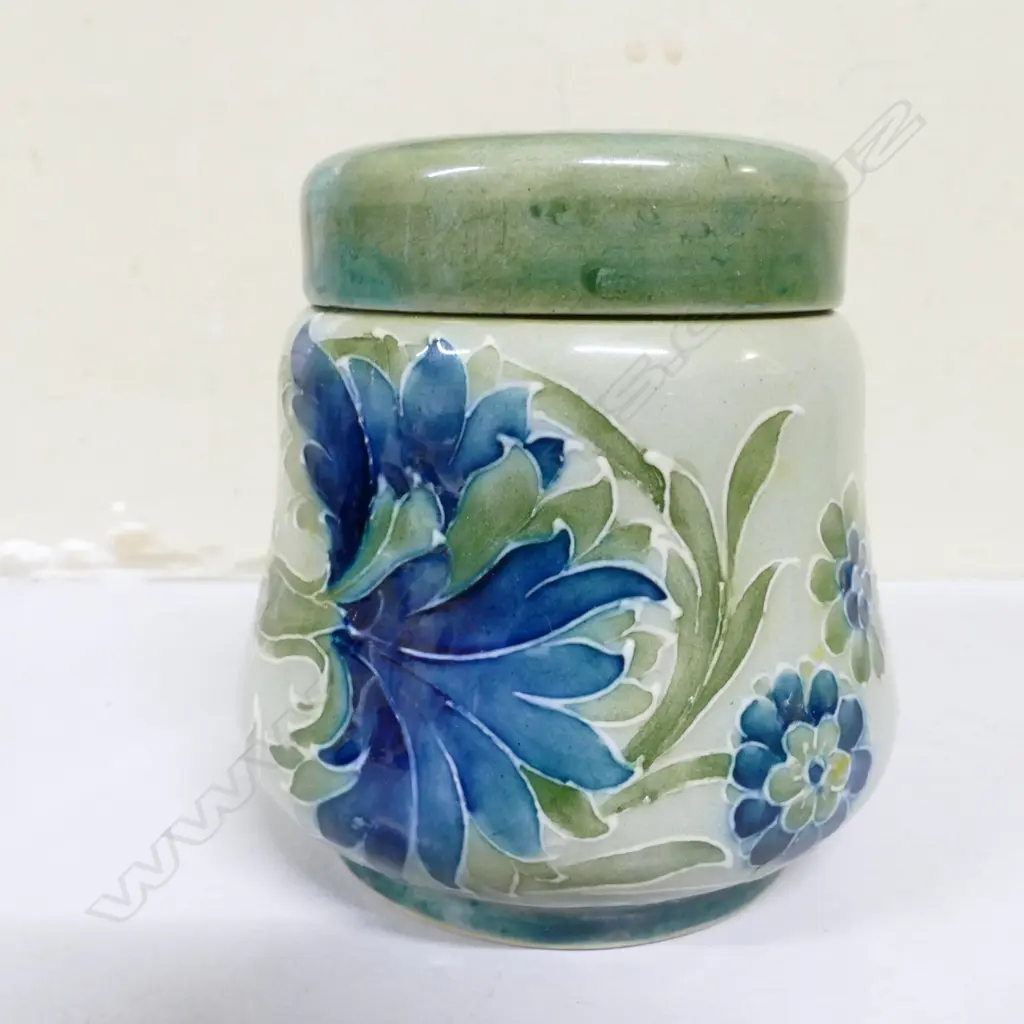 A rare Moorcroft McIntyre 'Cornflower' potpourri jar Image 1++