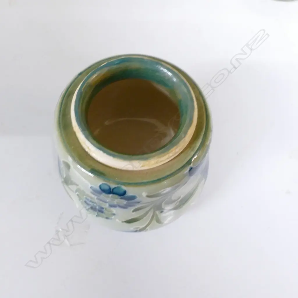 A rare Moorcroft McIntyre 'Cornflower' potpourri jar Image 1++