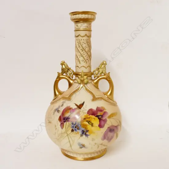 A Worcester vase decorated by Edward Raby
