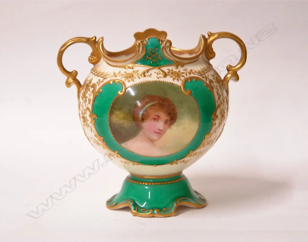 An Edwardian Royal Doulton porcelain hand painted urn vase Image 1++