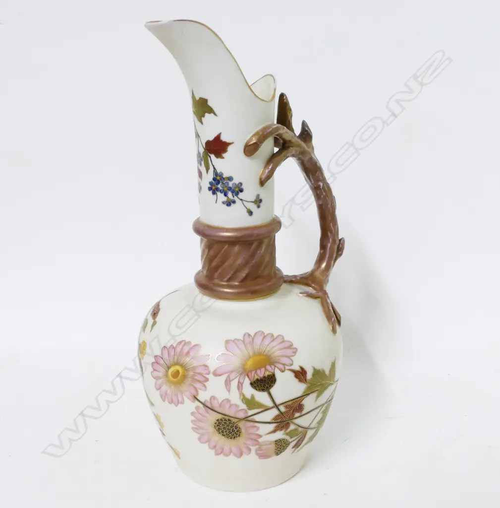 A German Royal Rudolstadt porcelain ewer Image 1++