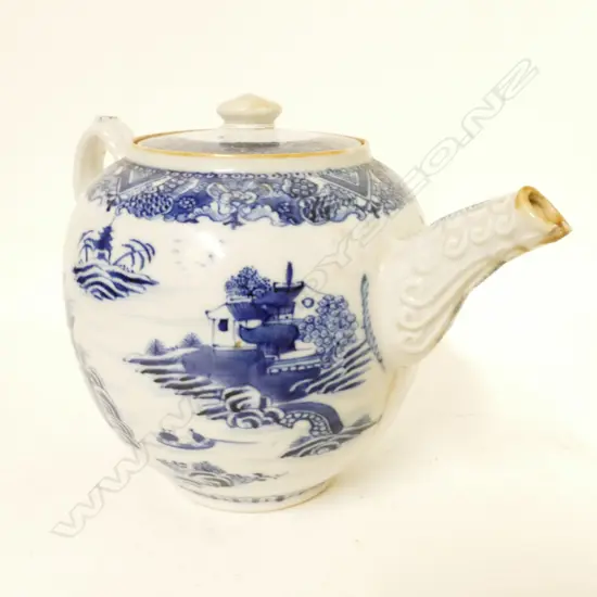 An 18thC Chinese export ware blue and white teapot