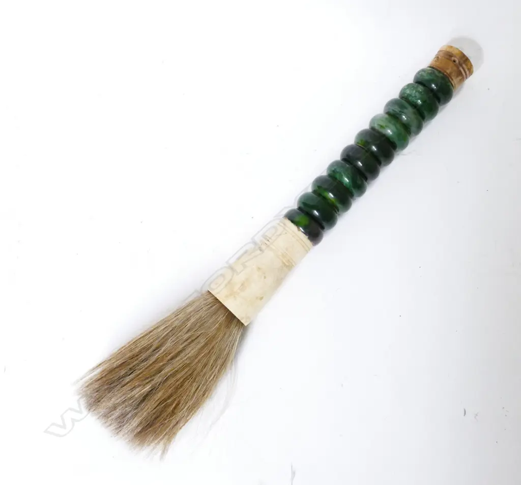 A large calligrapher's brush Image 1++