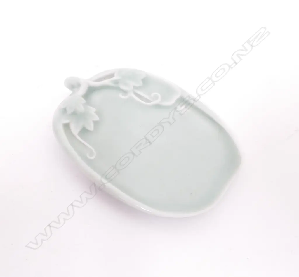 A small Chinese celadon glazed leaf shaped dish Image 1++