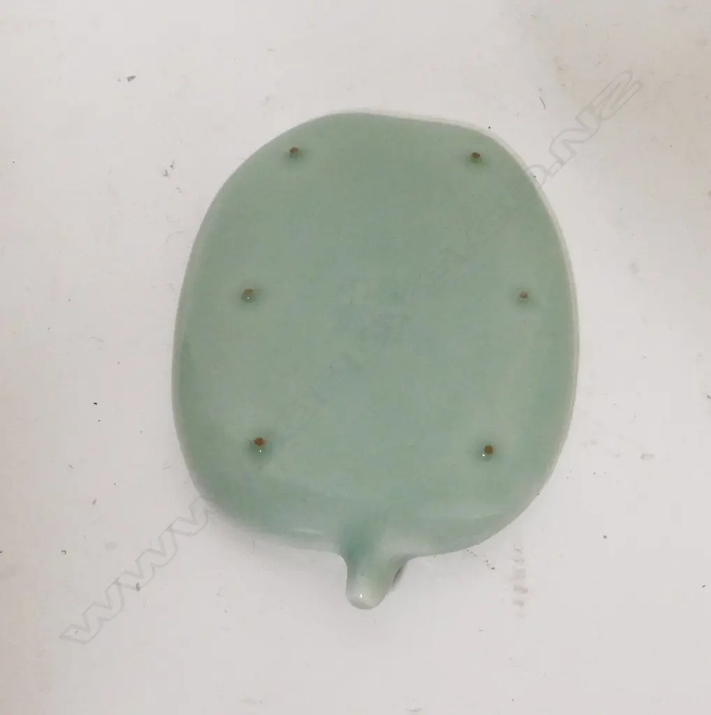 A small Chinese celadon glazed leaf shaped dish Image 1++
